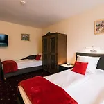 Hasenjaeger Hotel *