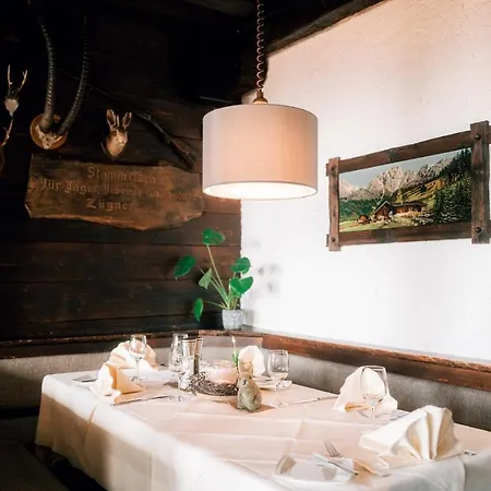 Hasenjaeger فندق *